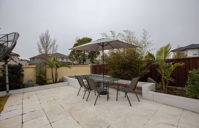 Superb Luxe 5BR House@point Cook Near Lake - Photo 27