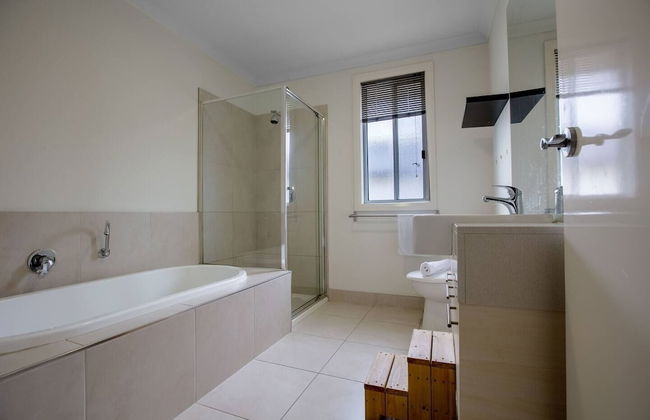 Superb Luxe 5BR House@point Cook Near Lake - Photo 20