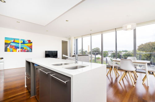 Photo 5 - Luxury Modern Double Ensuite Apartment