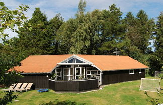 Photo 1 - 8 Person Holiday Home in Gilleleje