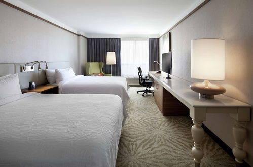 Photo 10 - Hilton Garden Inn Montreal Airport