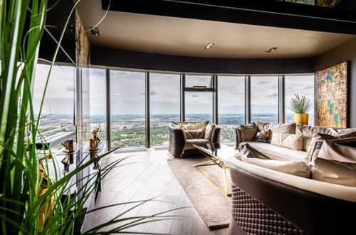 Photo 13 - Apartments in Sky Tower with Bathtub near the window