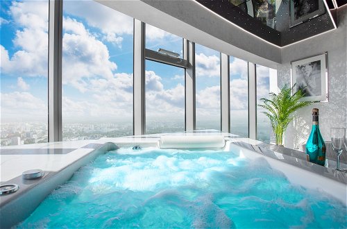 Foto 71 - Apartments in Sky Tower with Bathtub near the window