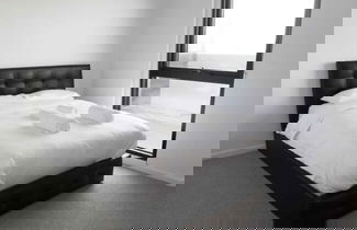 Foto 3 - New Spacious 2 Bedroom With Gorgeous City Views