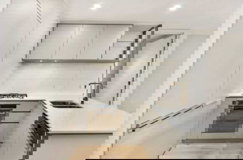 Foto 6 - New Spacious 2 Bedroom With Gorgeous City Views