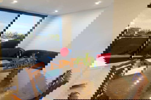 Foto 9 - New Spacious 2 Bedroom With Gorgeous City Views