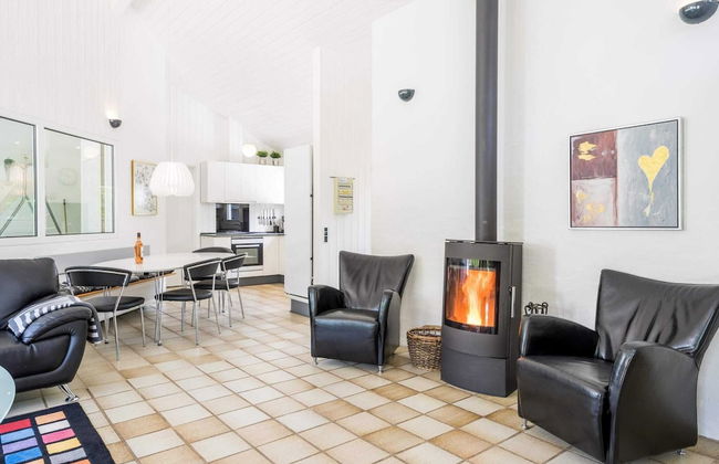 8 Person Holiday Home in Norre Nebel - Foto 22
