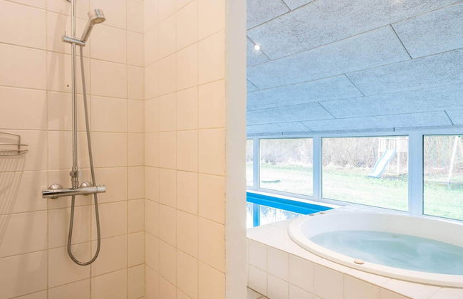 8 Person Holiday Home in Norre Nebel - Foto 11