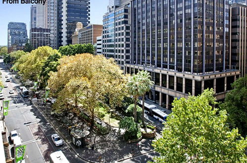 Photo 18 - Sydney CBD 2 Bedroom Apartment with Balcony