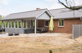 Foto 1 - 6 Person Holiday Home in Henne