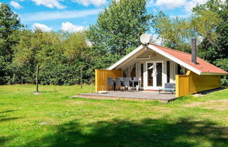 Photo 1 - 4 Person Holiday Home in Oksbol