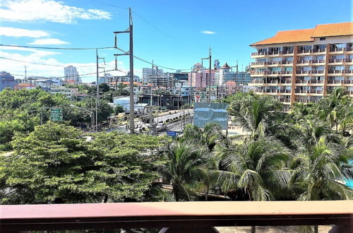 Foto 9 - Royal Hill Resort Pattaya Corner Condo With sea & Pool Views