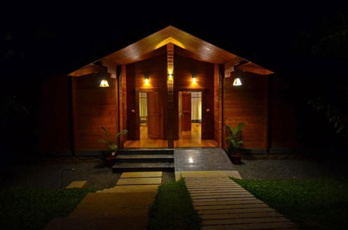 Foto 10 - Room in Guest Room - Lakerose Wayanad Resort - Water Front Grandeur