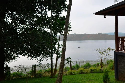 Foto 5 - Room in Guest Room - Lakerose Wayanad Resort - Water Front Grandeur