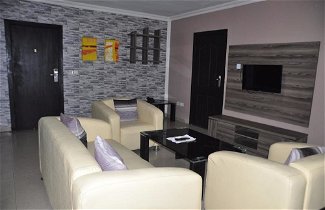 Foto 3 - Beni Apartment And Suites