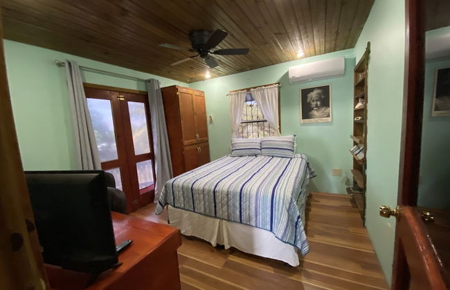 Mariposa Lodge - Photo 22