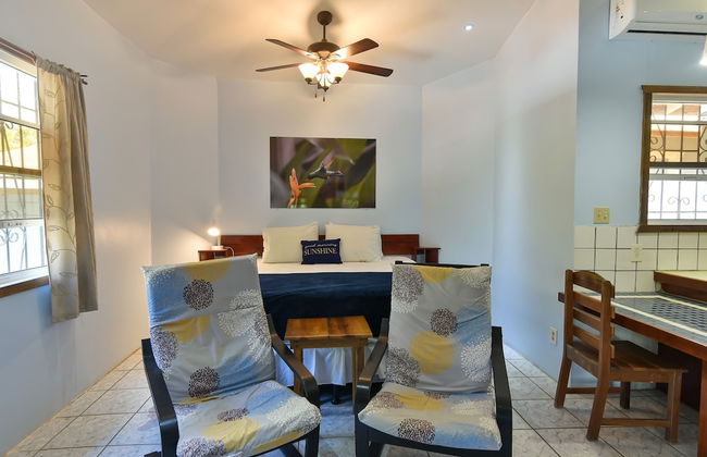 Mariposa Lodge - Photo 15