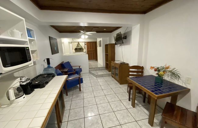 Mariposa Lodge - Photo 8