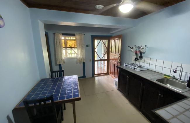 Mariposa Lodge - Photo 12