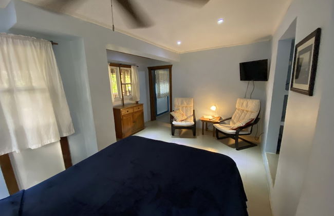 Mariposa Lodge - Photo 11