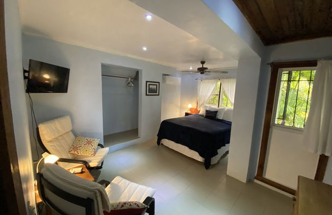 Mariposa Lodge - Photo 5