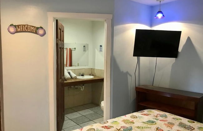 Mariposa Lodge - Photo 16