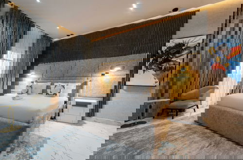 Photo 11 - George Residence Parkview