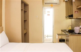 Foto 2 - Comfy And Best Location Studio Room At Bassura City Apartment
