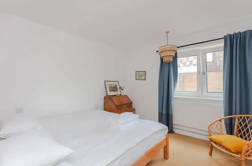 Photo 3 - Cosy 2 Bedroom Apartment in Bethnal Green Near Victoria Park