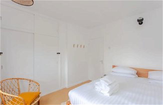 Photo 2 - Cosy 2 Bedroom Apartment in Bethnal Green Near Victoria Park