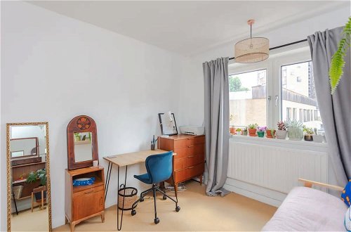 Foto 4 - Cosy 2 Bedroom Apartment in Bethnal Green Near Victoria Park