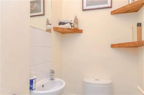 Photo 17 - Cosy 2 Bedroom Apartment in Bethnal Green Near Victoria Park