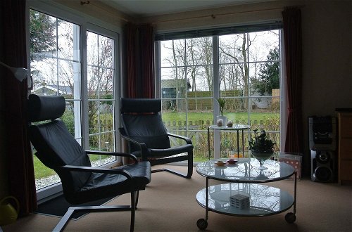 Photo 7 - Charming Chalet in Goedereede With Open Area