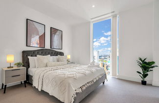 Photo 3 - Stunning Serviced Apartment-Canary Wharf