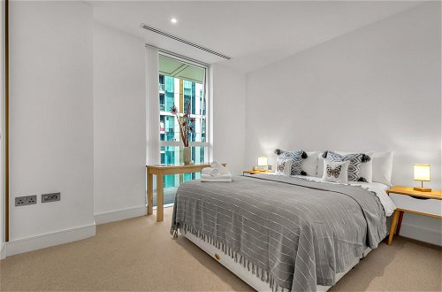Photo 2 - Stunning Serviced Apartment-Canary Wharf