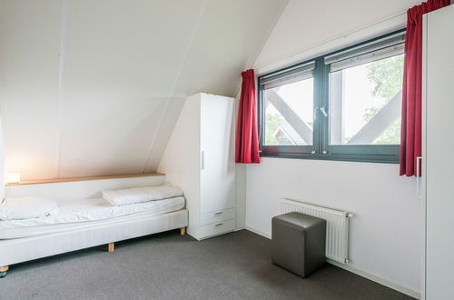 Photo 9 - Comfortably Furnished Vacation Home at Slotermeer Lake