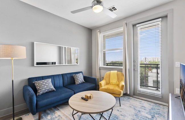 Modern 1BR King Suite Close to Downtown w Fast Wifi - Foto 6