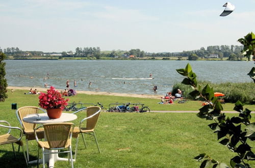 Photo 23 - Lovely Holiday Home in Noordwijkerhout near Lake