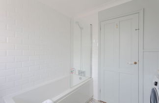 Photo 2 - Newly Refurbished 4 Bedroom House in East London