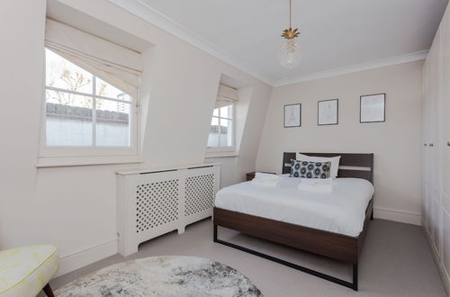 Photo 16 - Newly Refurbished 4 Bedroom House in East London