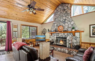 Photo 1 - Sutter Ln by Avantstay Beautifully Remodeled Kitchen,4cabin-chic Bedrooms