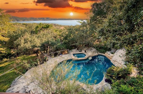 Foto 1 - Dawson by Avantstay Serene Austin Home set Amongst Nature w/ Pool , Hot Tub & Close to Lake Travis