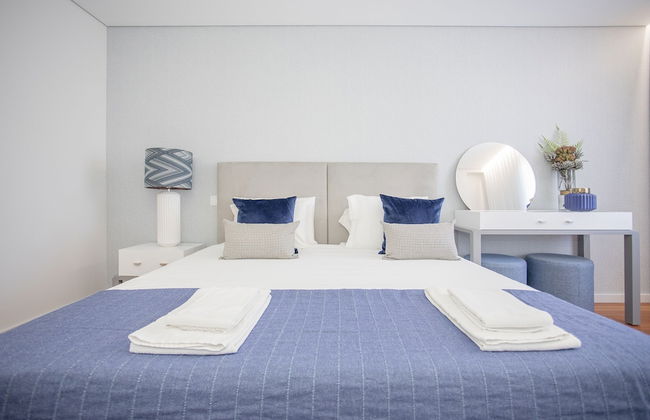 Liiiving-Luxury RiverView Apartment XIII - Photo 3