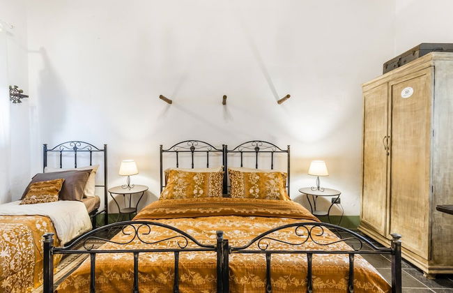 Authentic Sicilian Charm With Pool, Sea View, Parking & Wifi - Photo 17