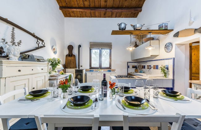Authentic Sicilian Charm With Pool, Sea View, Parking & Wifi - Photo 24