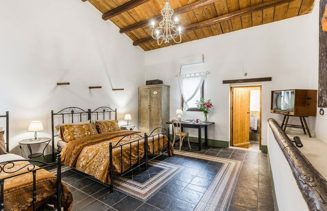 Authentic Sicilian Charm With Pool, Sea View, Parking & Wifi - Photo 15