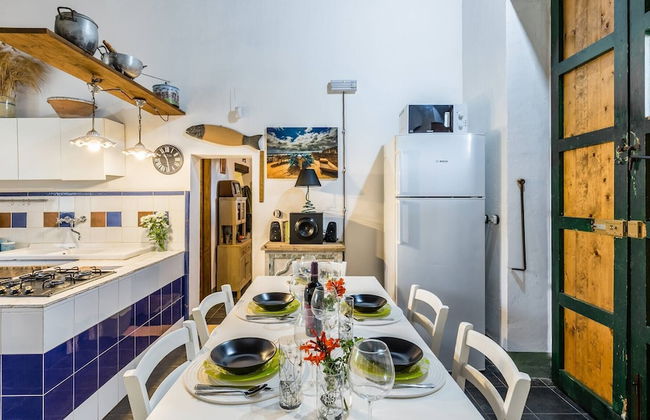 Authentic Sicilian Charm With Pool, Sea View, Parking & Wifi - Photo 31