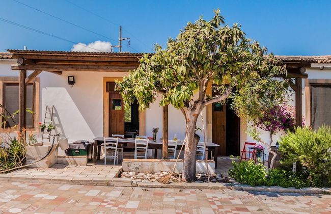 Authentic Sicilian Charm With Pool, Sea View, Parking & Wifi - Photo 68