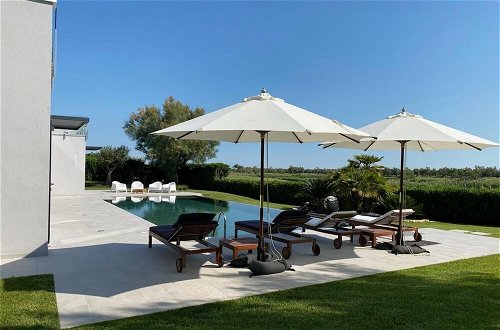 Photo 26 - Fantastic Villa With Private Pool - Luxury Holidays on Private Island Albarella