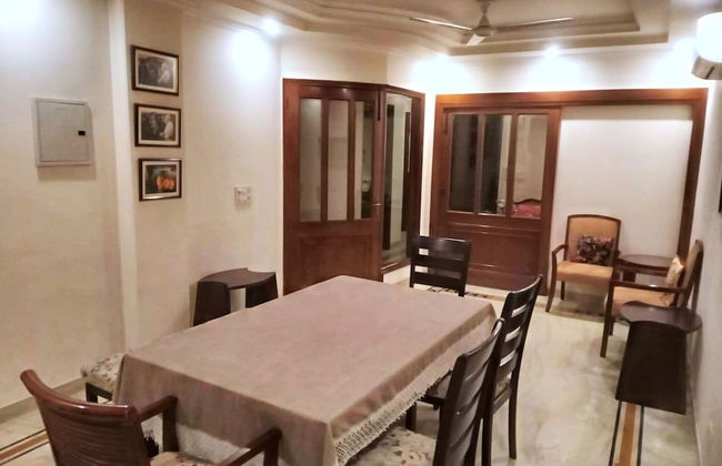 Captivating 2-bed Apartment in New Delhi - Photo 6